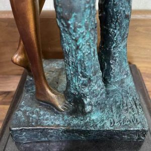 Designer Bronze Family Sculpture for Modern Home Decor