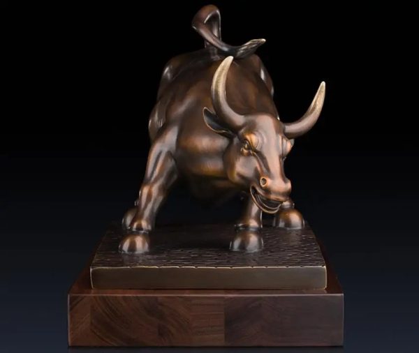 Designer Brass Sculpture for Home and Office Decor - Image 3