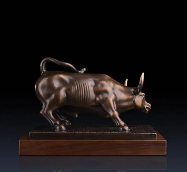 Designer Brass Sculpture for Home and Office Decor - Image 2
